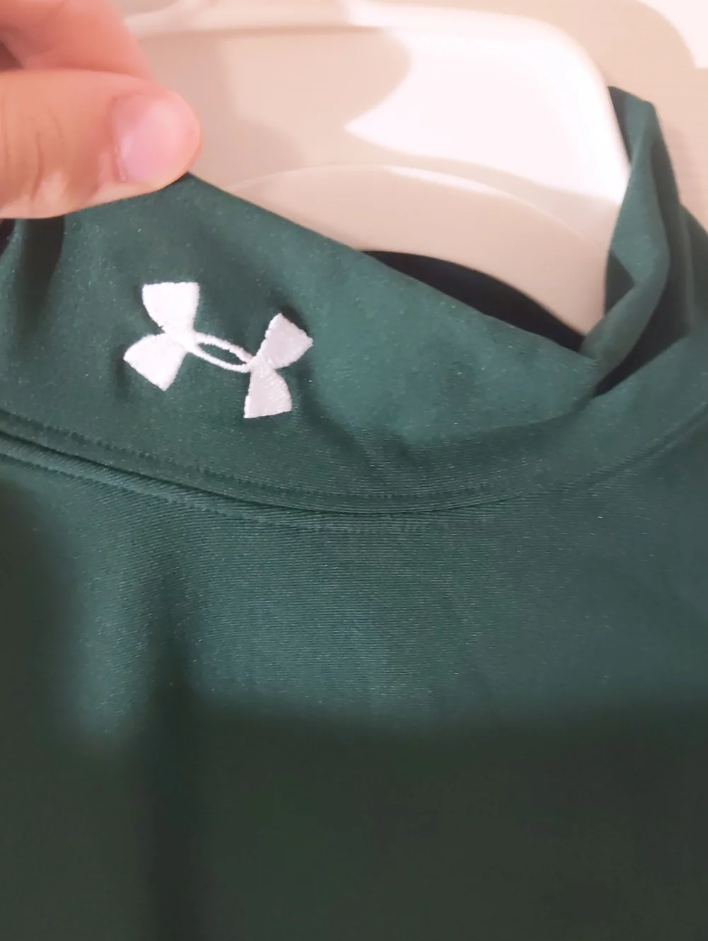 Under armour Green Boys Size Medium Cold Gear Size Meduim